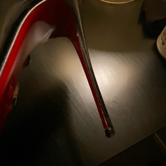 Christian Louboutin So Kate Black Patent Pumps 41 EUR - Picture 5 of 13